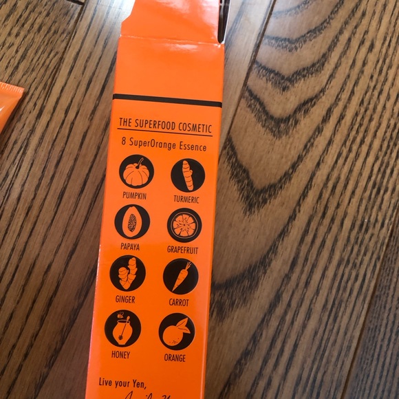 Yensa pumpkin turmeric 2 in 1 radiance polishing mask 2.5oz - Picture 5 of 7